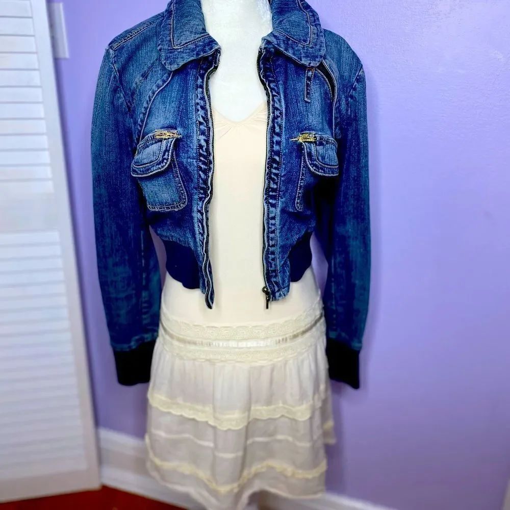 Cream V-Neck Dress - Picture 2 of 11
